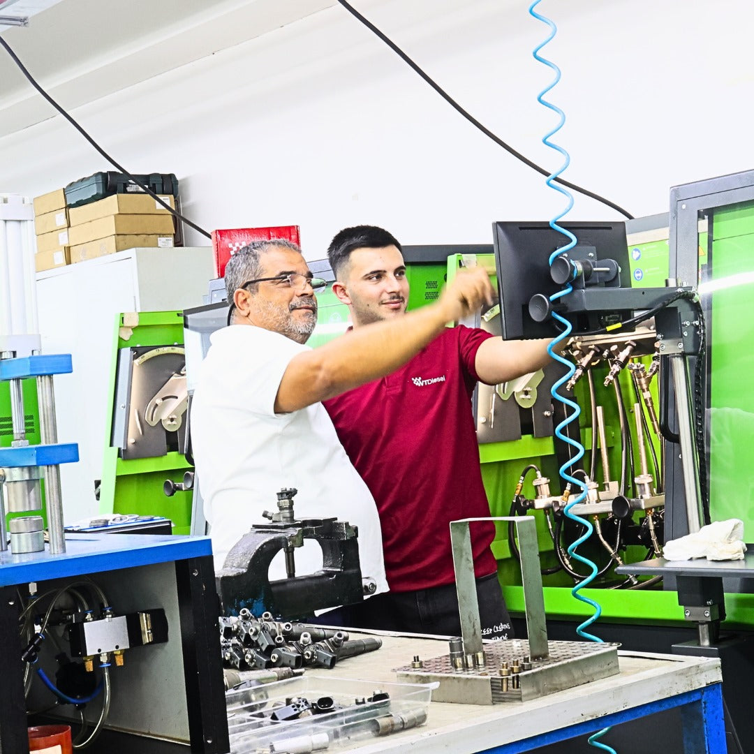 BOSCH DIESEL INJECTOR | LAND ROVER Freelander I 2.0 Td4 | 0445110130 13 53 7 789 573