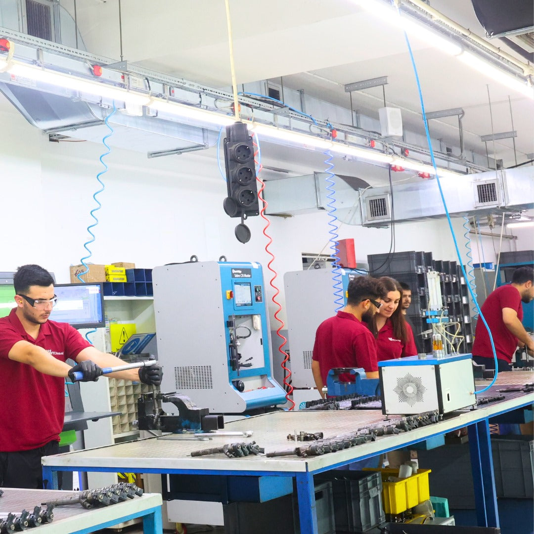 BOSCH DIESEL INJECTOR | LAND ROVER Freelander I 2.0 Td4 | 0445110130 13 53 7 789 573